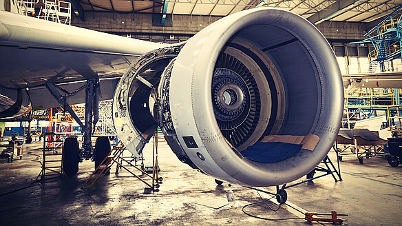 Erfahren Sie mehr über die LHIND Kundenreferenz Lufthansa Technik: Reporting-Plattform für Flugzeugwartung und Predictive-Maintenance-Analysen