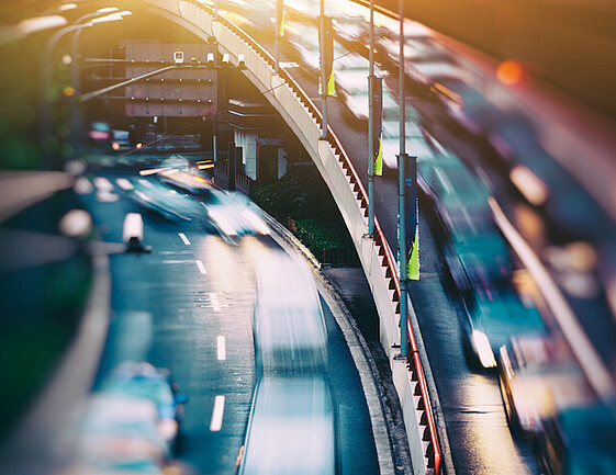 Erfahren Sie mehr über Connected-Car-Entwicklungsprojekte