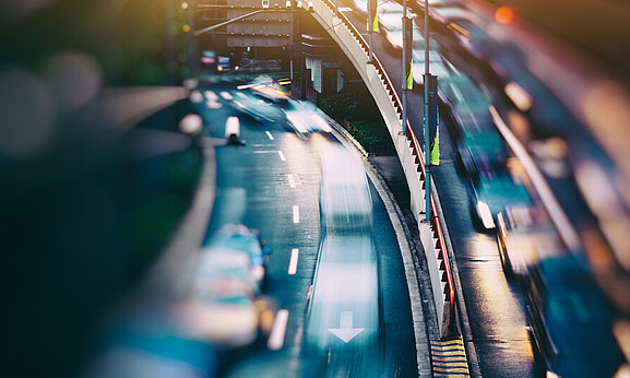 Erfahren Sie mehr über Connected-Car-Entwicklungsprojekte